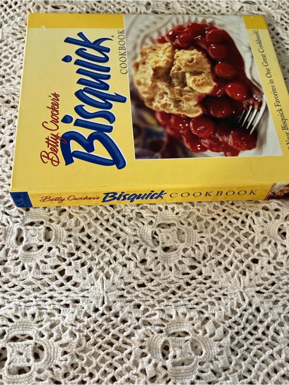 2000 Betty Crocker’s Bisquick Cookbook Recipes Cooking - Picture 2 of 7
